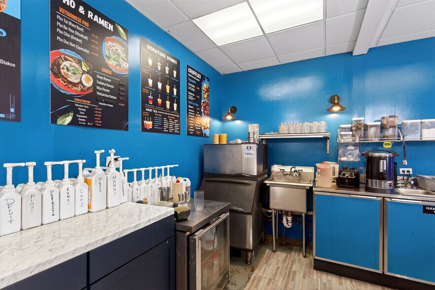 More Photos Of 5476 Broadway St, Lancaster Storefront Retail Residential For Sale