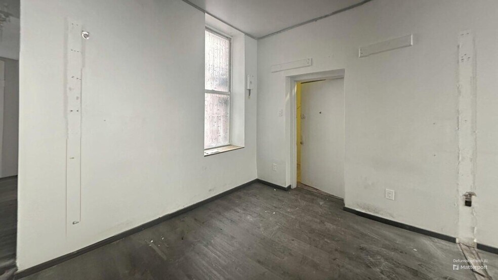 More Photos Of 309 Bedford Ave, Brooklyn Storefront Retail Residential For Lease
