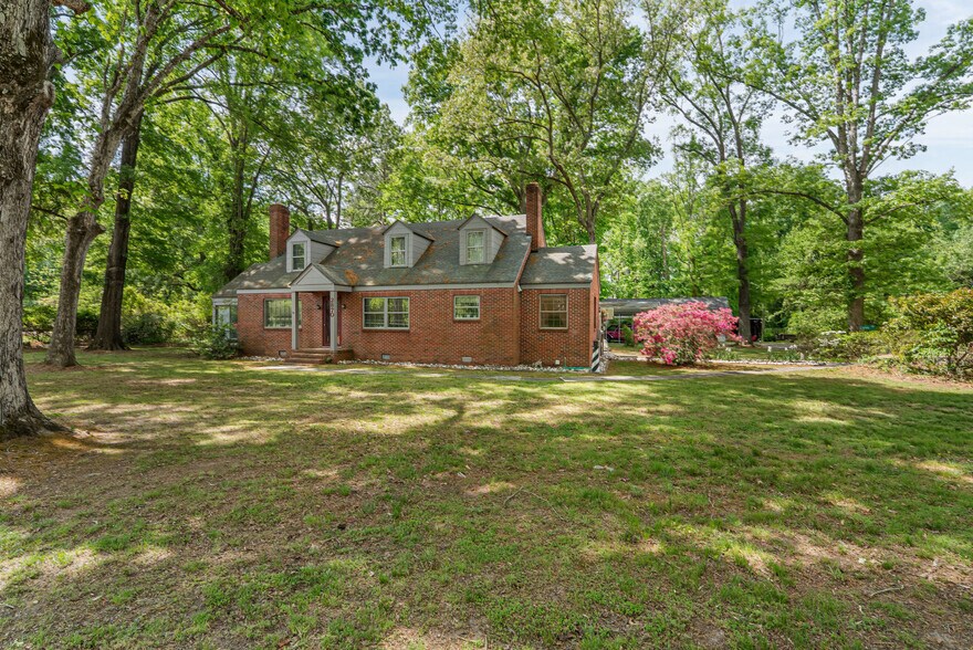 More Photos Of 2870 King William Ave, West Point Flex For Sale