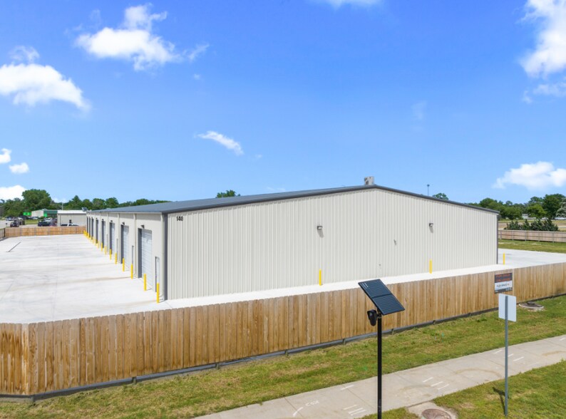 More Photos Of 140 Cain Dr, Haysville Industrial For Sale