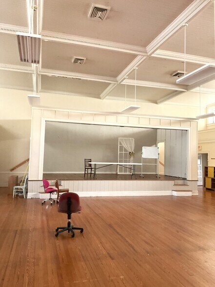More Photos Of 621 Court St, Lynchburg Specialty For Sale