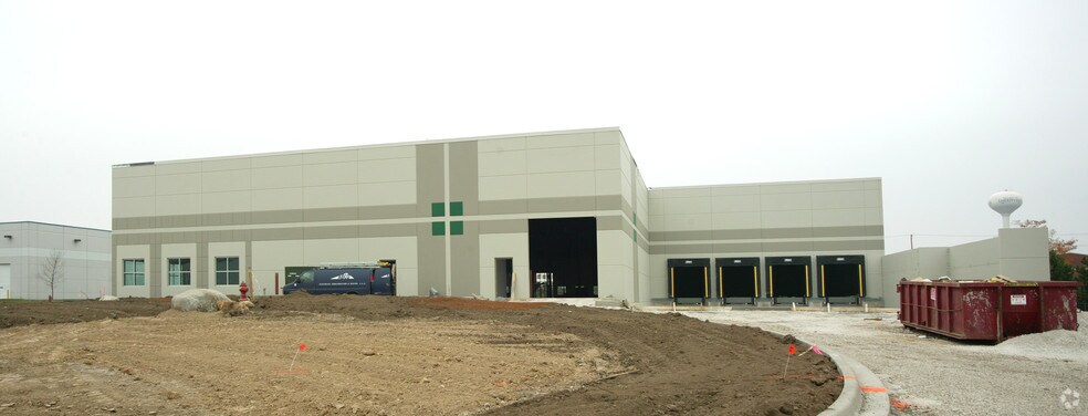 More Photos Of 1940 USG Dr, Libertyville Manufacturing For Lease
