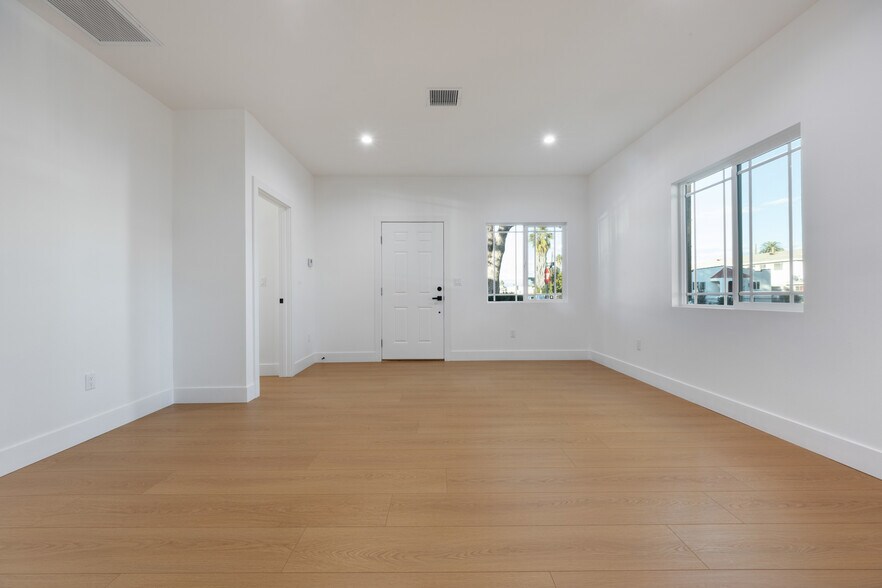 More Photos Of 758 E 84th St, Los Angeles Multifamily For Sale