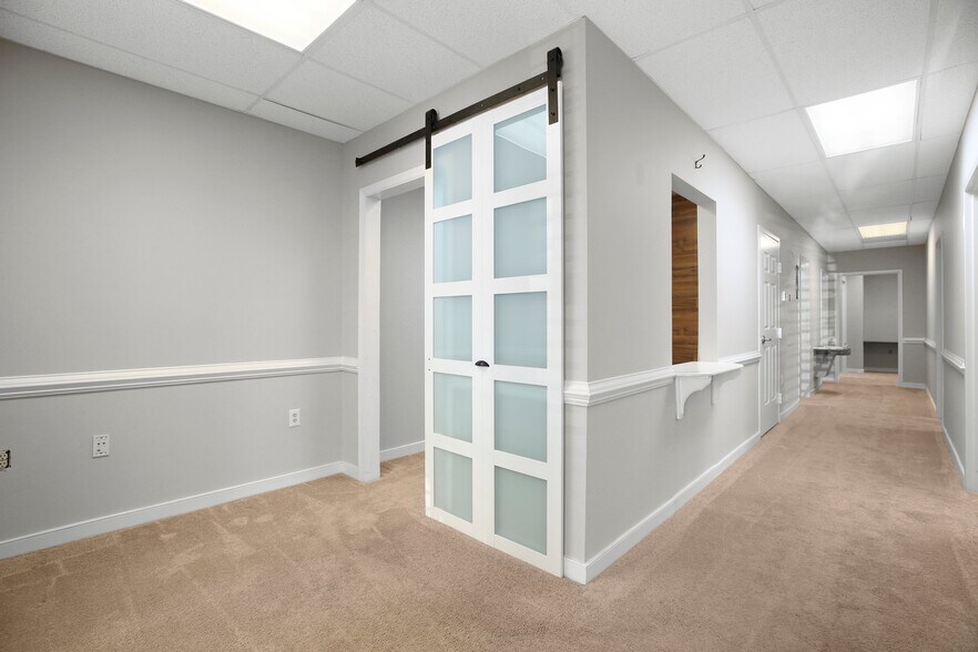 More Photos Of 10708 Ballantraye Dr, Fredericksburg Medical For Sale