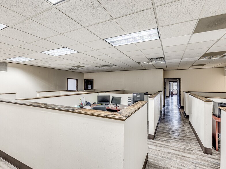 More Photos Of 2028 E Memorial, Edmond Office For Lease
