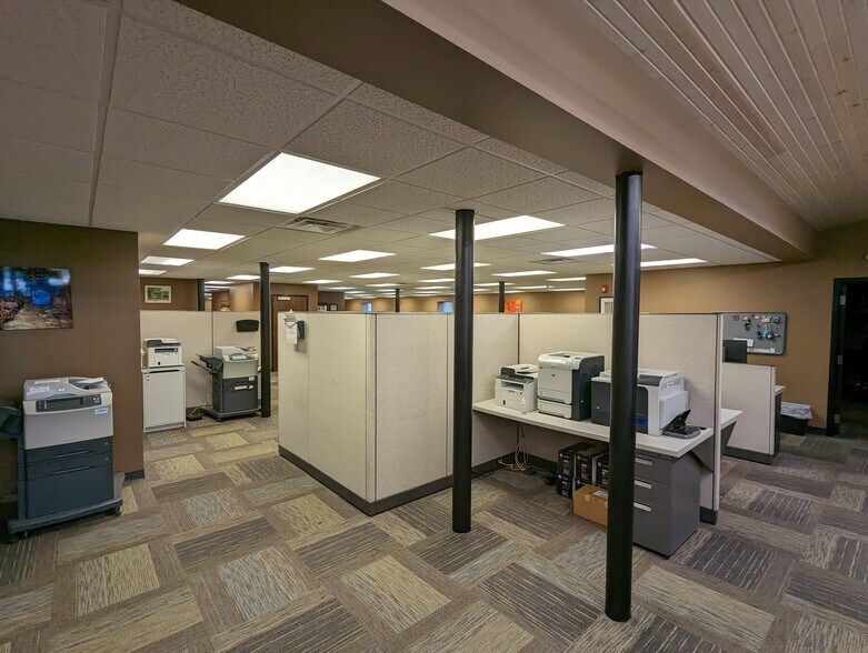 More Photos Of 222 W Main St, Belleville Medical For Sale