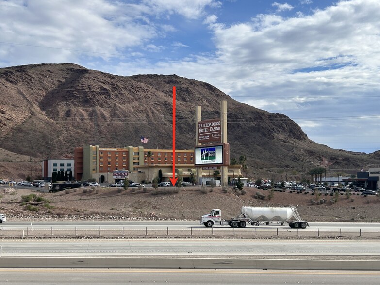 More Photos Of Fronts 11 Freeway, Henderson Land For Lease