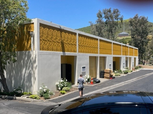 More Photos Of 5740 Corsa Ave, Westlake Village Warehouse For Lease