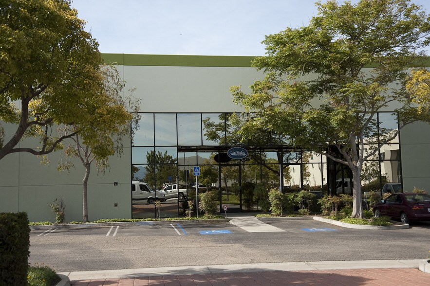 More Photos Of 1650 Beacon Pl, Oxnard Warehouse For Sale