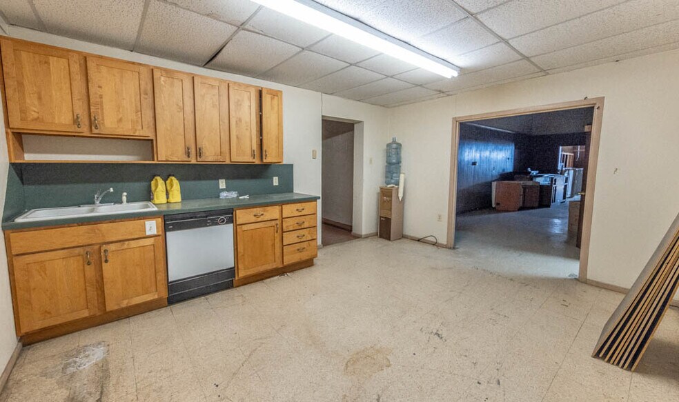 More Photos Of 1607-1609 University Ave, Lubbock Freestanding For Lease