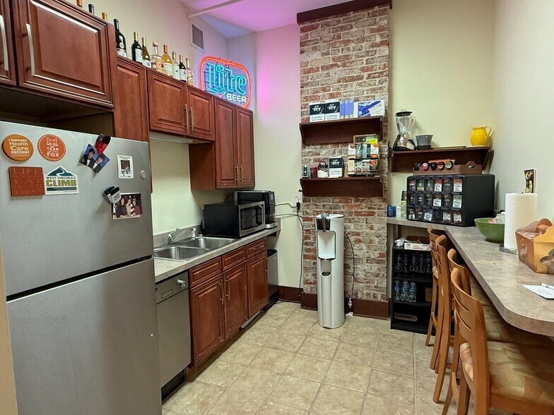 More Photos Of 222 Capitol St, Charleston Storefront Retail Office For Sale