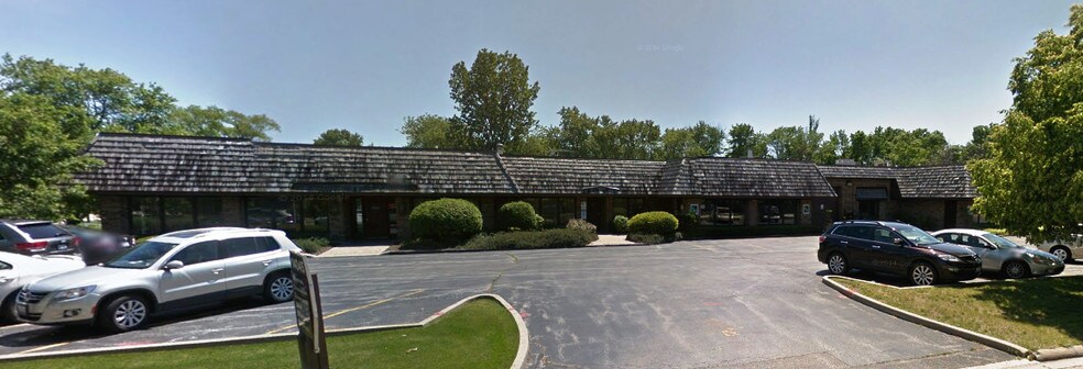 More Photos Of 14045 W Petronella Dr, Libertyville Office For Sale