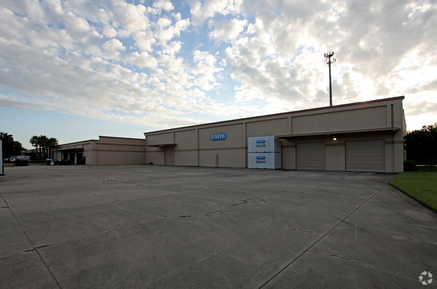 Primary Photo Of 501-531 Codisco Way, Sanford Manufacturing For Lease