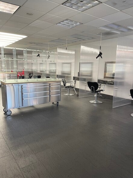 More Photos Of 967-969 Garnet Ave, San Diego Storefront For Lease