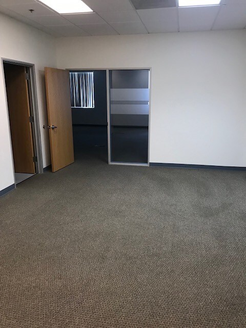 More Photos Of 700 E Broadway Blvd, Tucson Office For Sale