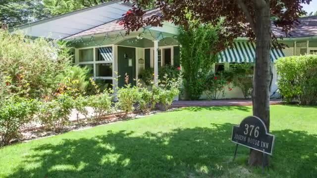 Primary Photo Of 376 W Yaney St, Bishop Hotel For Sale