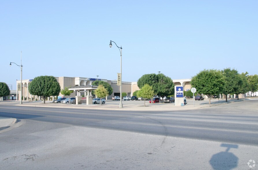 More Photos Of 2301 Exchange Ave, Oklahoma City Bank For Sale