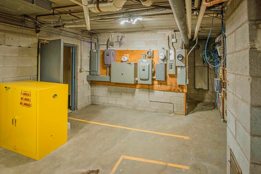 More Photos Of 149 Wisconsin Ave, Waukesha Medical For Sale