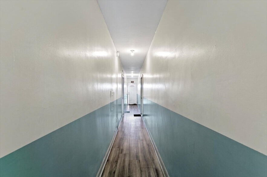 More Photos Of 1963-1965 Park St, Hartford Apartments For Sale