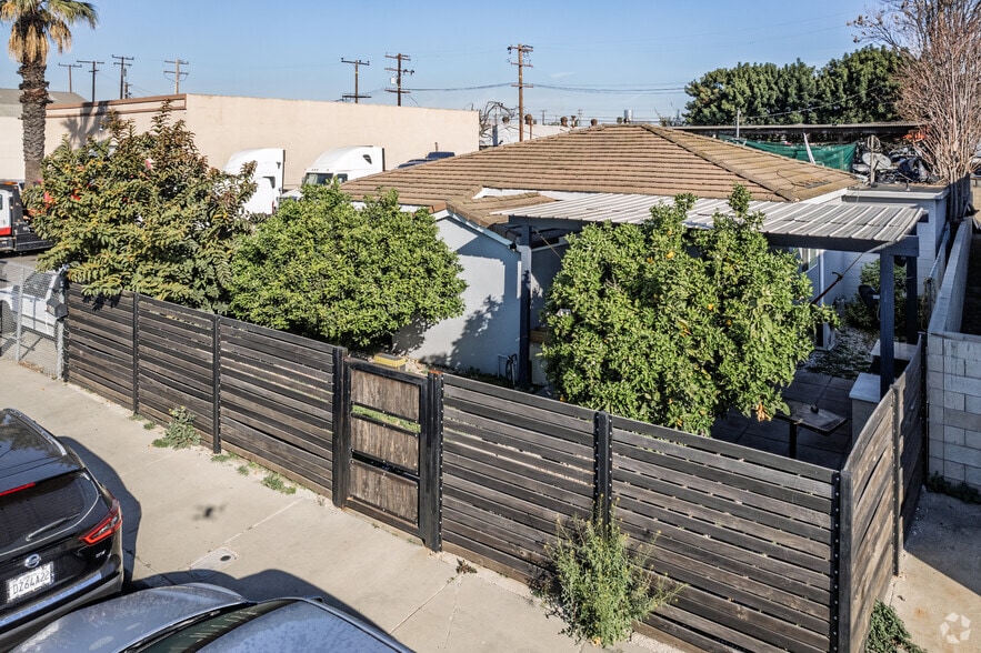 More Photos Of 2035 W 15th St, Long Beach Office For Sale