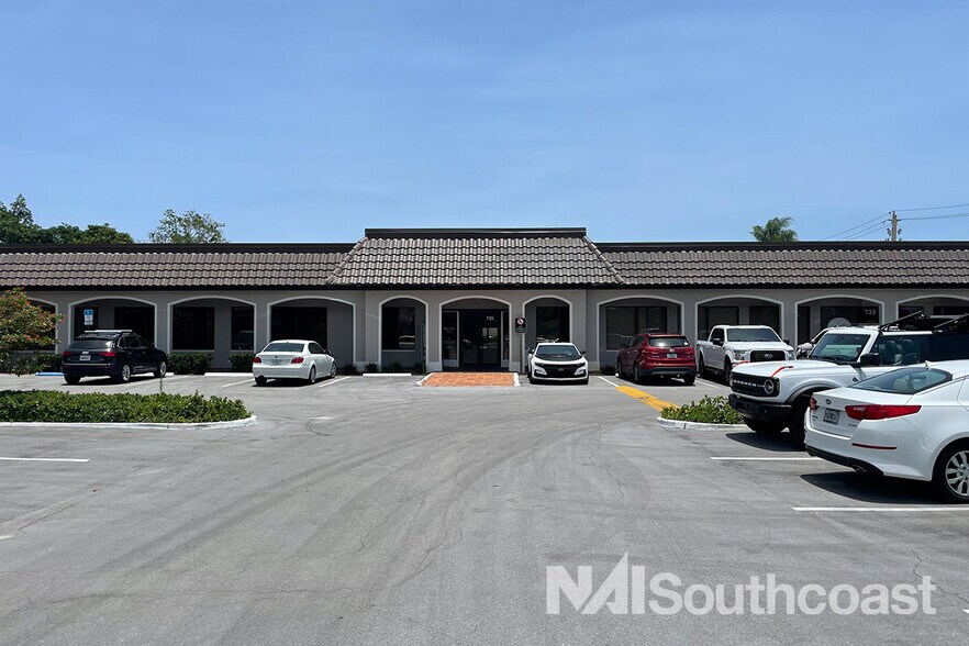 More Photos Of 715-735 Colorado Ave, Stuart Unknown For Lease