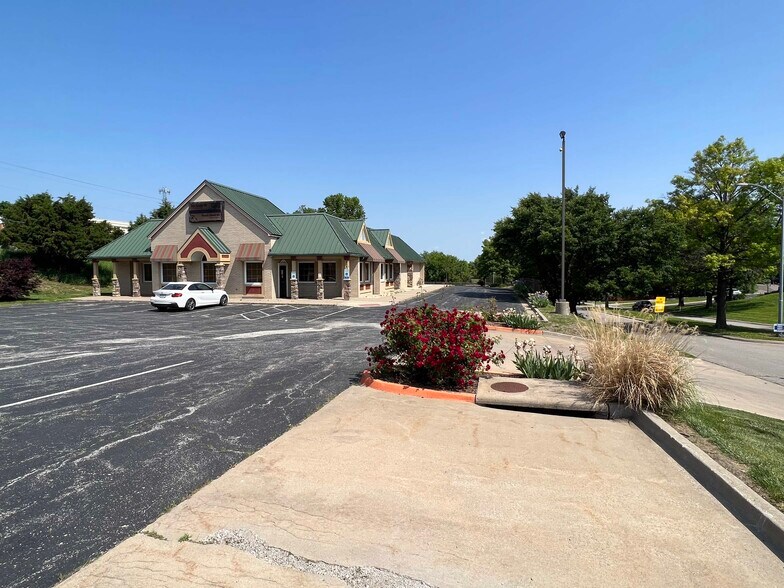 More Photos Of 4229 Frederick Ave, Saint Joseph Restaurant For Sale