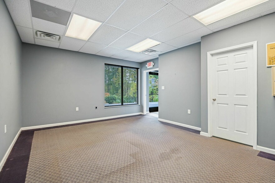 More Photos Of 9080 Barbee Ln, Knoxville Medical For Lease