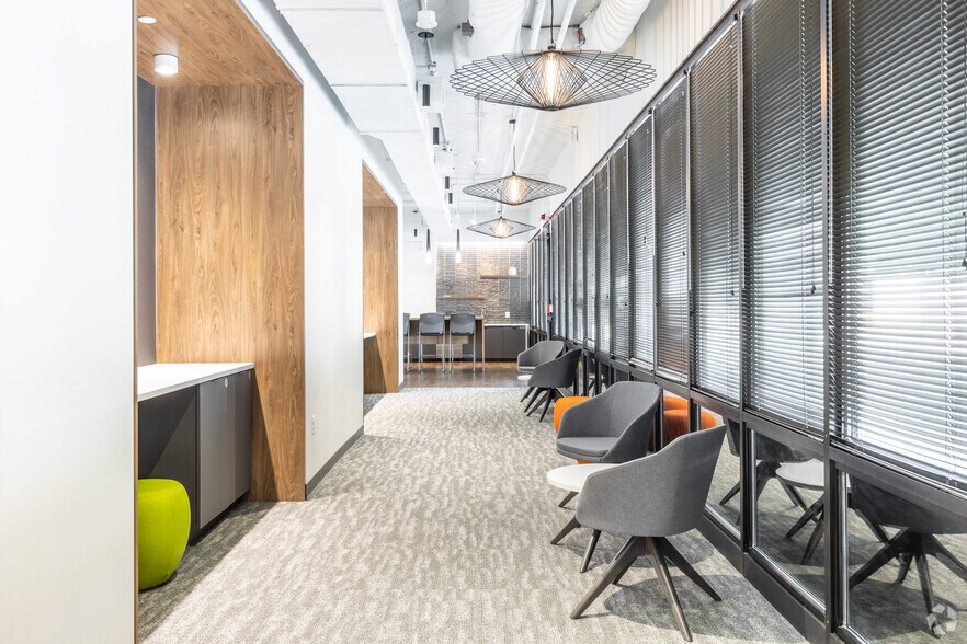 More Photos Of 1945 Old Gallows Rd, Vienna Medical For Lease