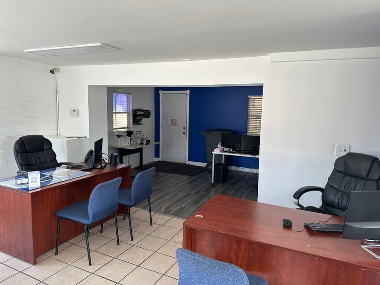 More Photos Of 2435 N Cicero Ave, Chicago Auto Dealership For Sale