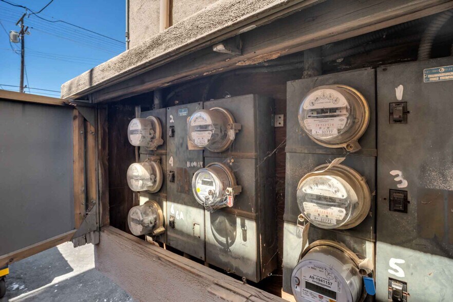 More Photos Of 5326 Cahuenga Blvd, North Hollywood Apartments For Sale