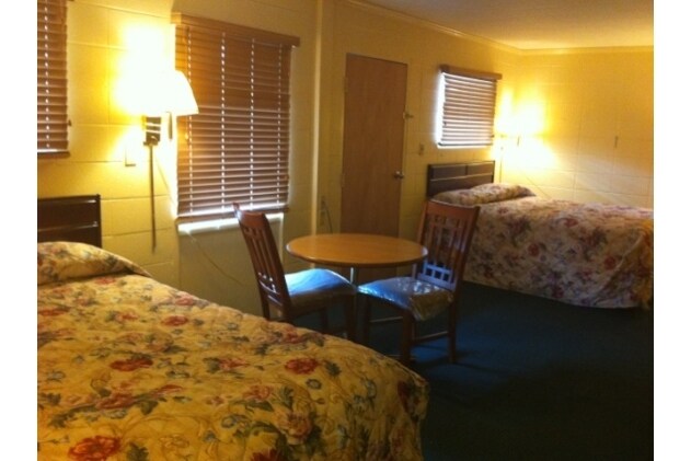 More Photos Of 3682 N College Ave, Jackson Hotel For Sale