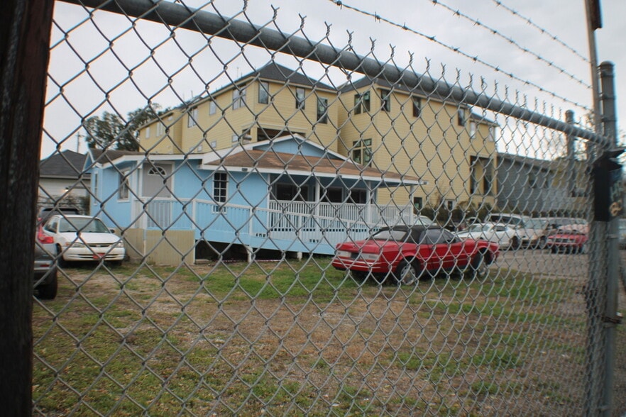 More Photos Of 3825 Harrisburg blvd, Houston Land For Sale