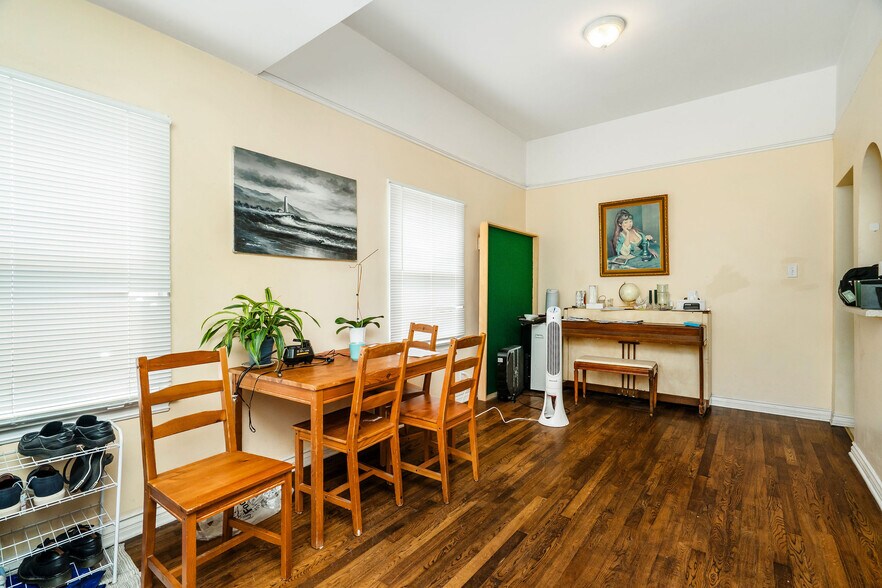 More Photos Of 1707 S Bonnie Brae St, Los Angeles Apartments For Sale