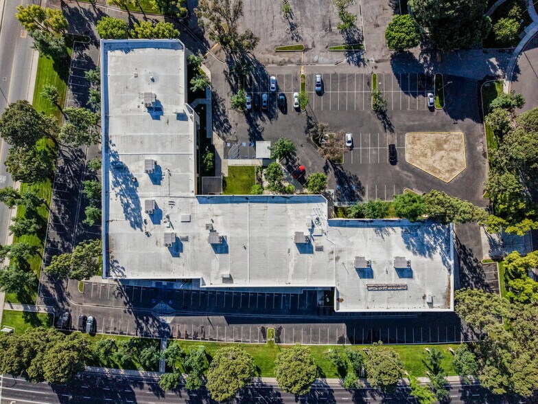 More Photos Of 5001 California Ave, Bakersfield Office For Lease