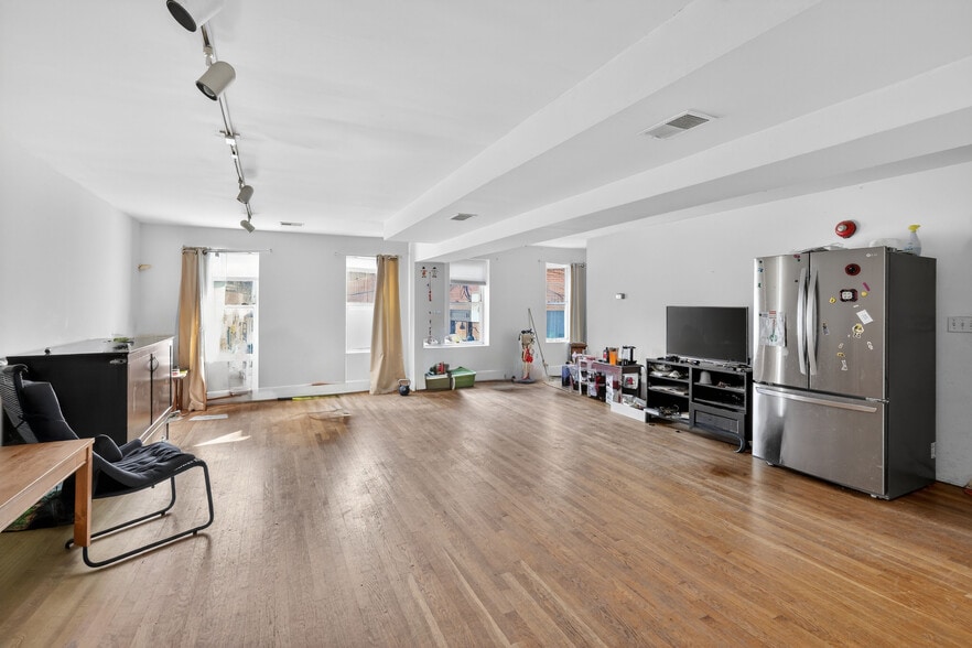 More Photos Of 916 Blagden Aly NW, Washington Flex For Sale