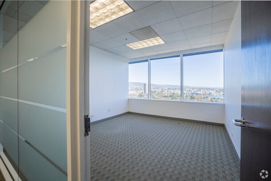 More Photos Of 1999 Harrison St, Oakland Coworking Space