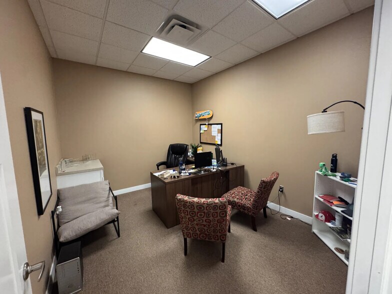 More Photos Of 2200 W 49th St, Sioux Falls Office For Lease