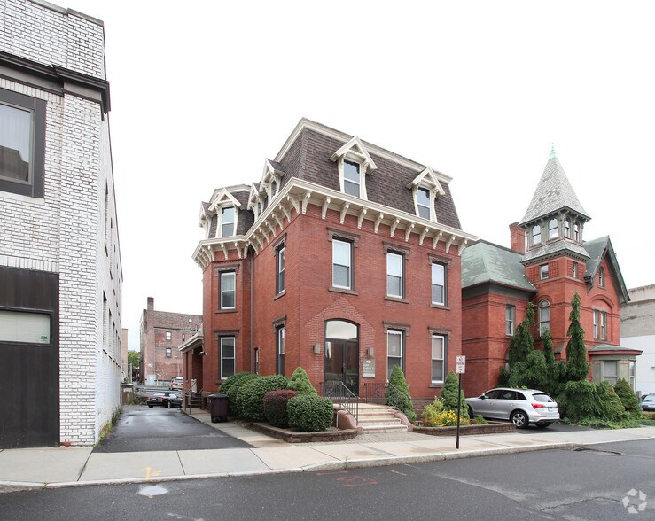 More Photos Of 33 Court St, New Britain Office For Lease