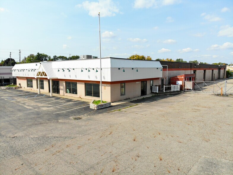 More Photos Of 1325 E Jolly Rd, Lansing Warehouse For Sale