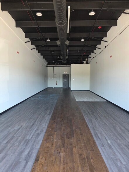 More Photos Of 10971 Highway 92, Woodstock Storefront For Lease