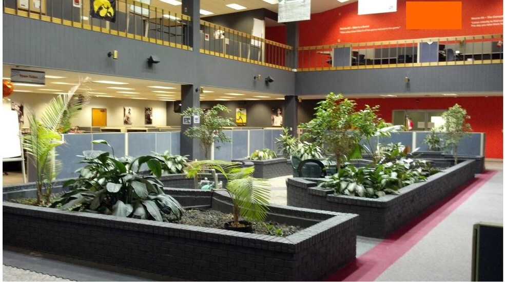 More Photos Of 102 Sergeant Square Dr, Sergeant Bluff Office For Sale