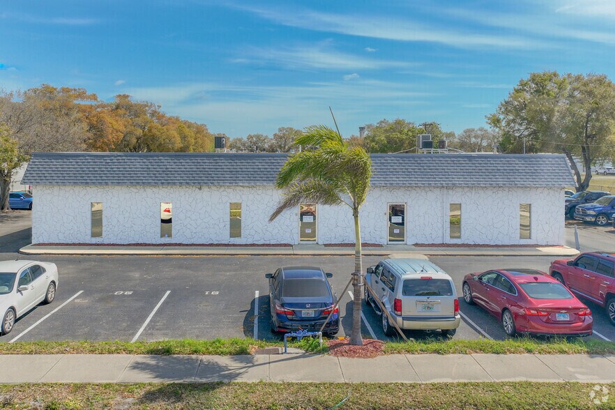 More Photos Of 14605 49th St N, Clearwater Light Distribution For Lease