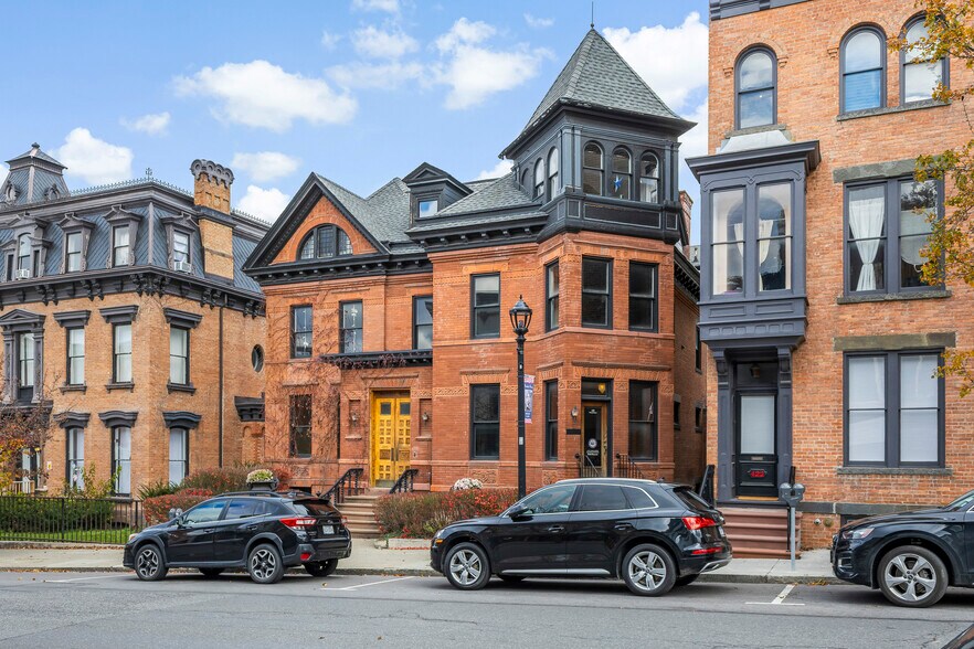 More Photos Of 420 Warren St, Hudson Office For Sale