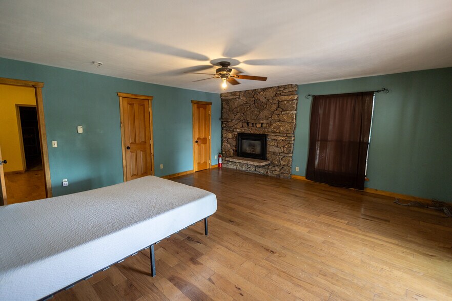 More Photos Of 27680 US Highway 160, South Fork Hotel For Sale