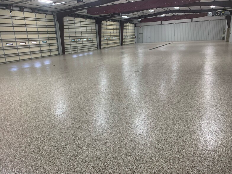 Primary Photo Of 3737 Antioch Lane, Osage Beach Warehouse For Lease