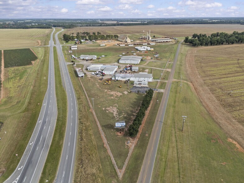 More Photos Of 4200 US-82 Hwy, Dawson Flex For Lease