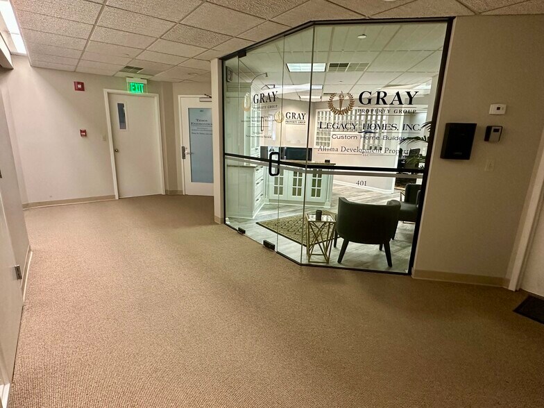 More Photos Of 1650 Elm St, Manchester Medical For Sale