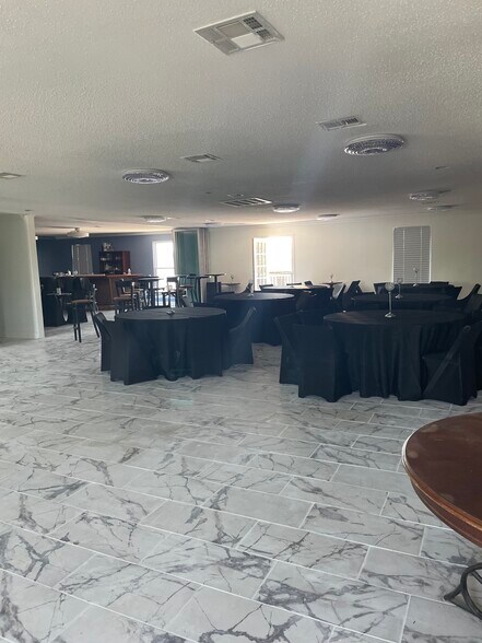 More Photos Of 4701 Downman Rd, New Orleans Bar For Lease