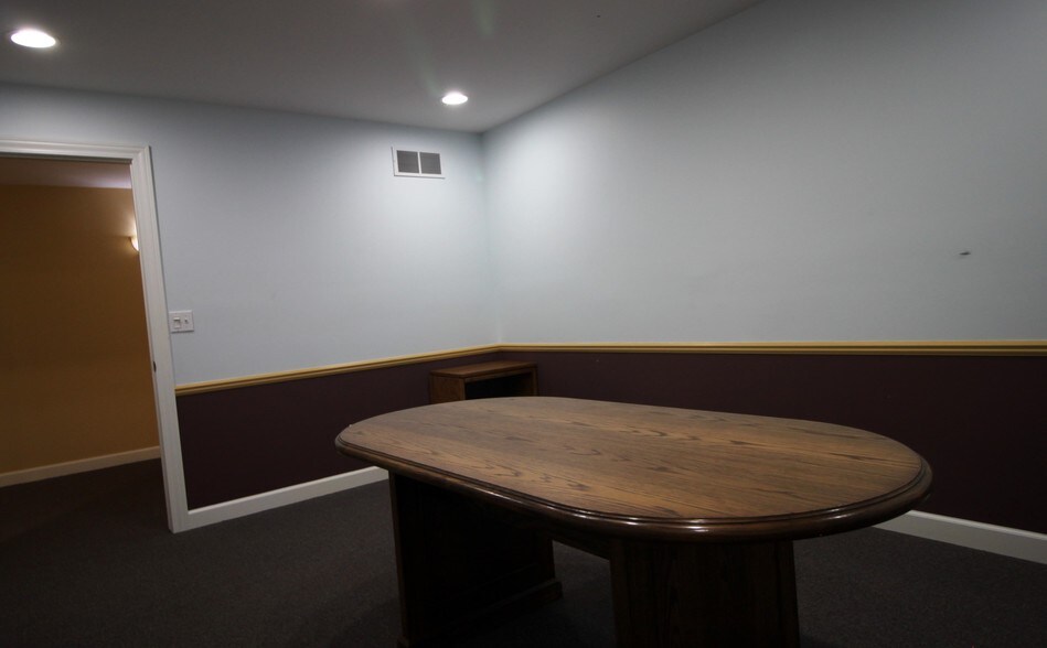 More Photos Of 10151-10171 Bergin Rd, Howell Flex For Lease