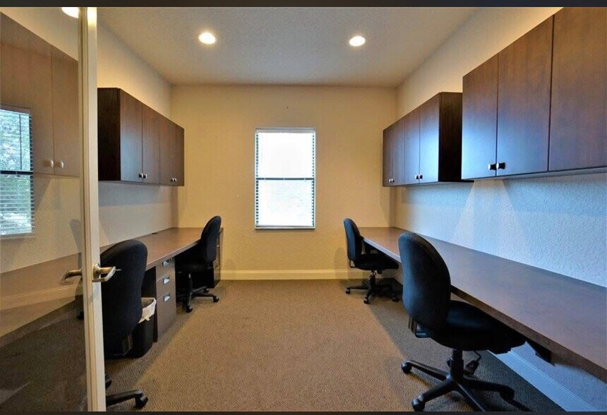 More Photos Of 2561 Moody Blvd, Flagler Beach Office For Lease